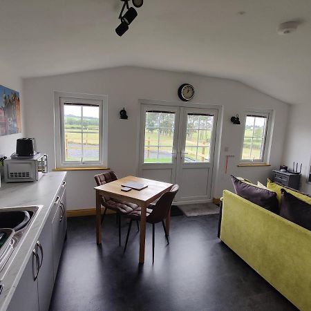 Bumble Bee Cabin Bootle  Εξωτερικό φωτογραφία