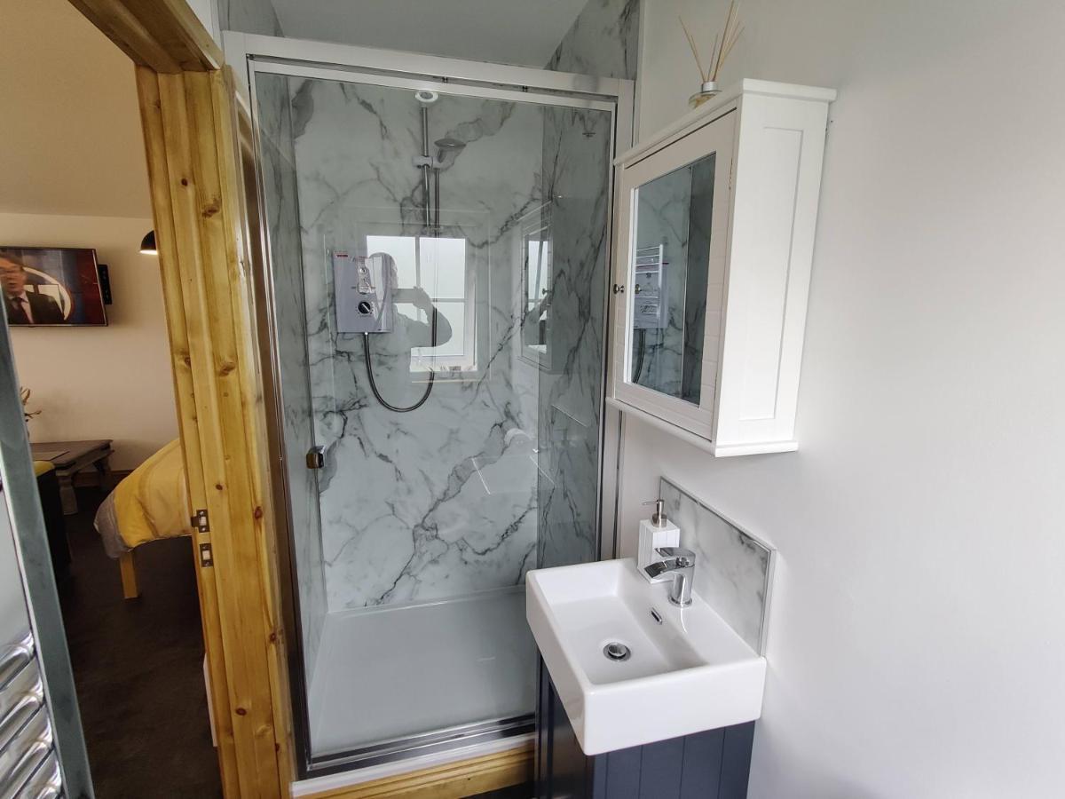 Bumble Bee Cabin Bootle  Εξωτερικό φωτογραφία
