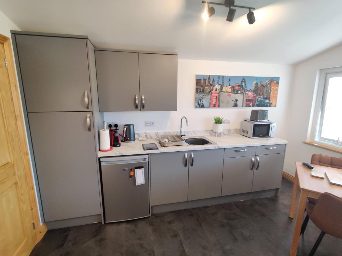 Bumble Bee Cabin Bootle  Εξωτερικό φωτογραφία