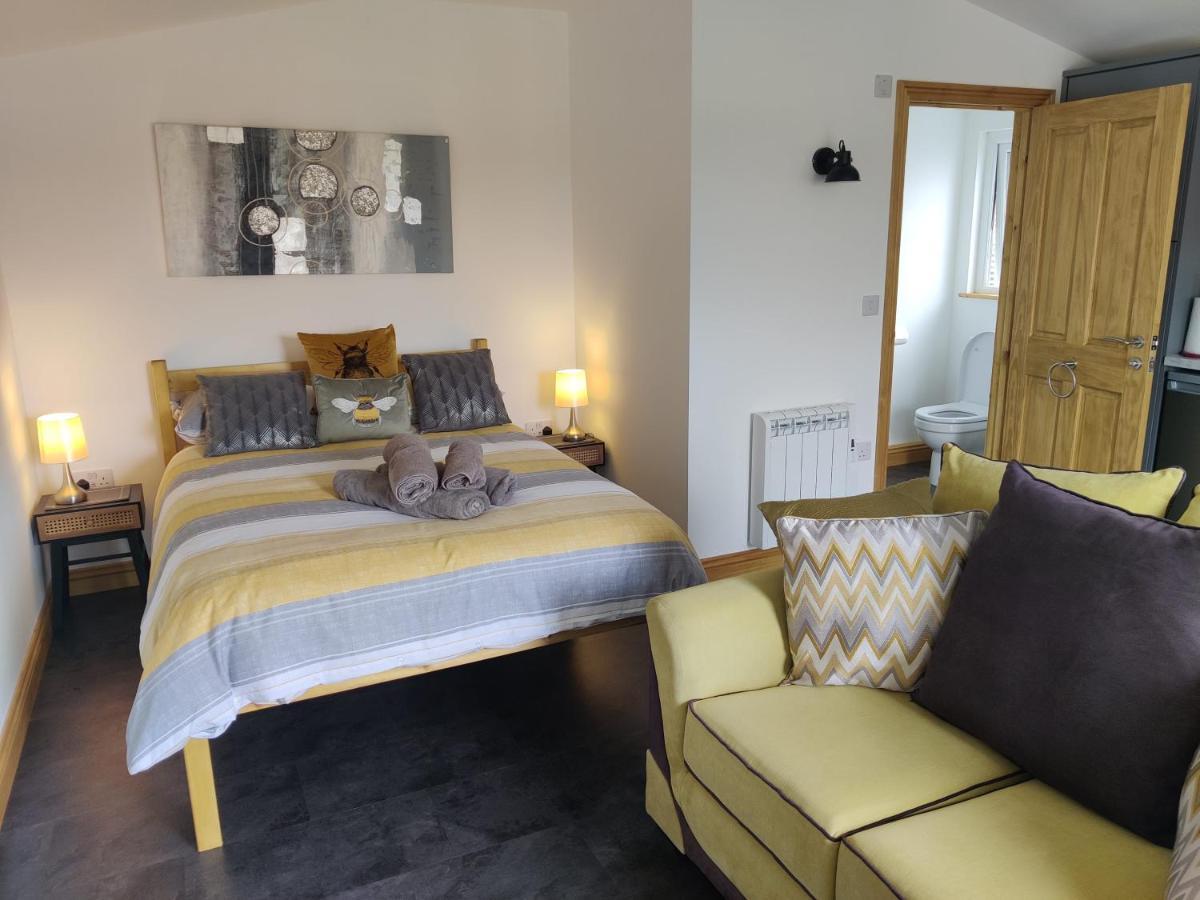 Bumble Bee Cabin Bootle  Εξωτερικό φωτογραφία